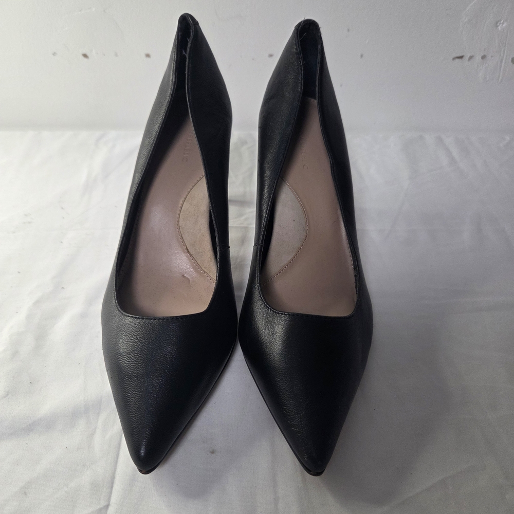 Elegant Black Women's Pumps